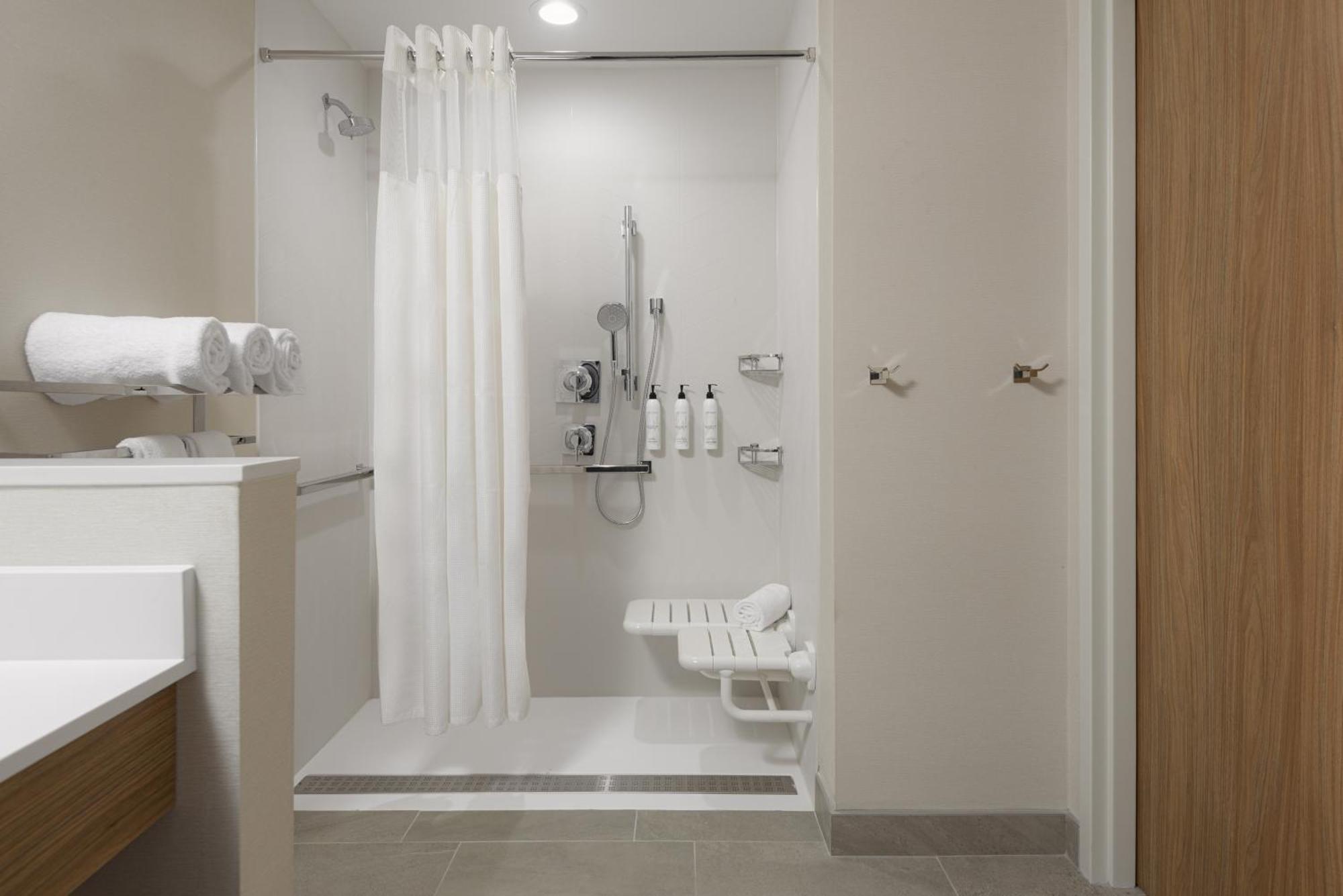 Fairfield By Marriott Inn & Suites Cincinnati Oakley Bagian luar foto