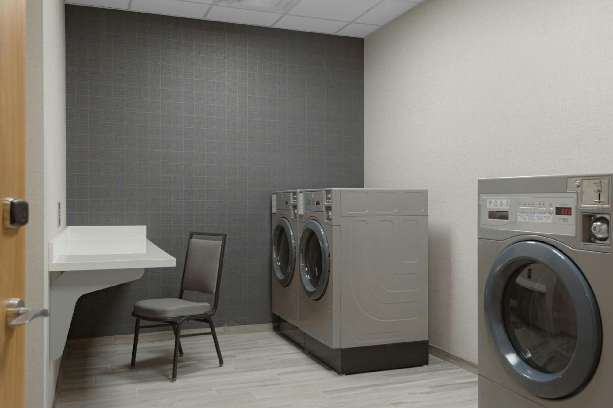 Fairfield By Marriott Inn & Suites Cincinnati Oakley Bagian luar foto